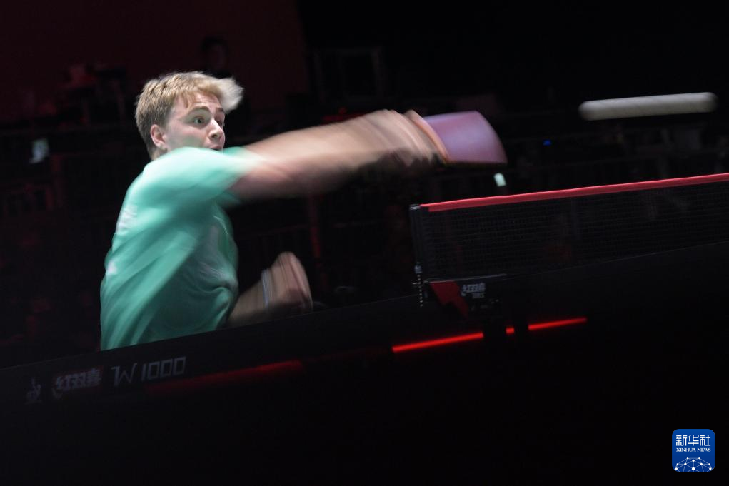 部会议中明 部会议中明